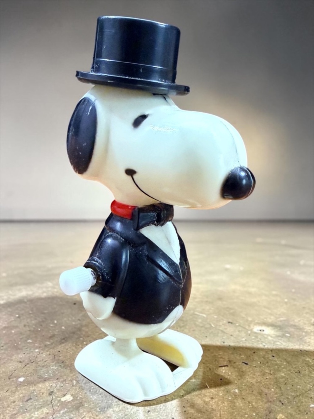 1958, 1966 UNITED FEATURE SYNDICATE INC Snoopy Wind-Up Walking Toy